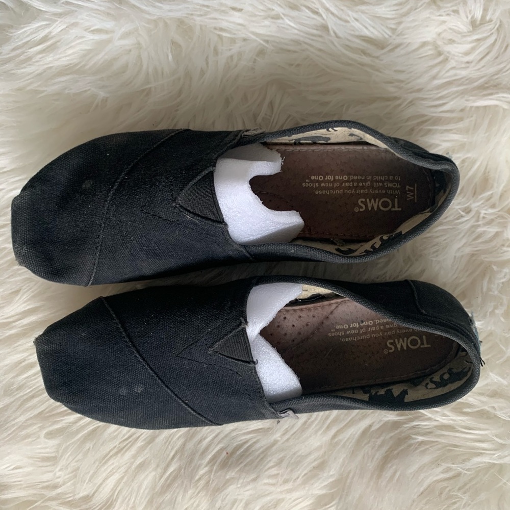 Toms - Picture 4 of 8